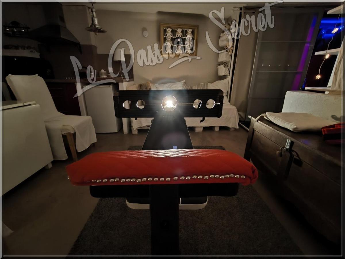 Love-Room Discret 40 M2 Bormes Les Mimosas Village Avec Terrasse 외부 사진