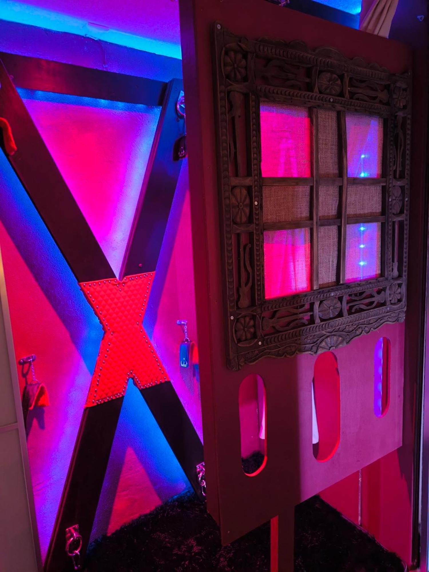 Love-Room Discret 40 M2 Bormes Les Mimosas Village Avec Terrasse 외부 사진
