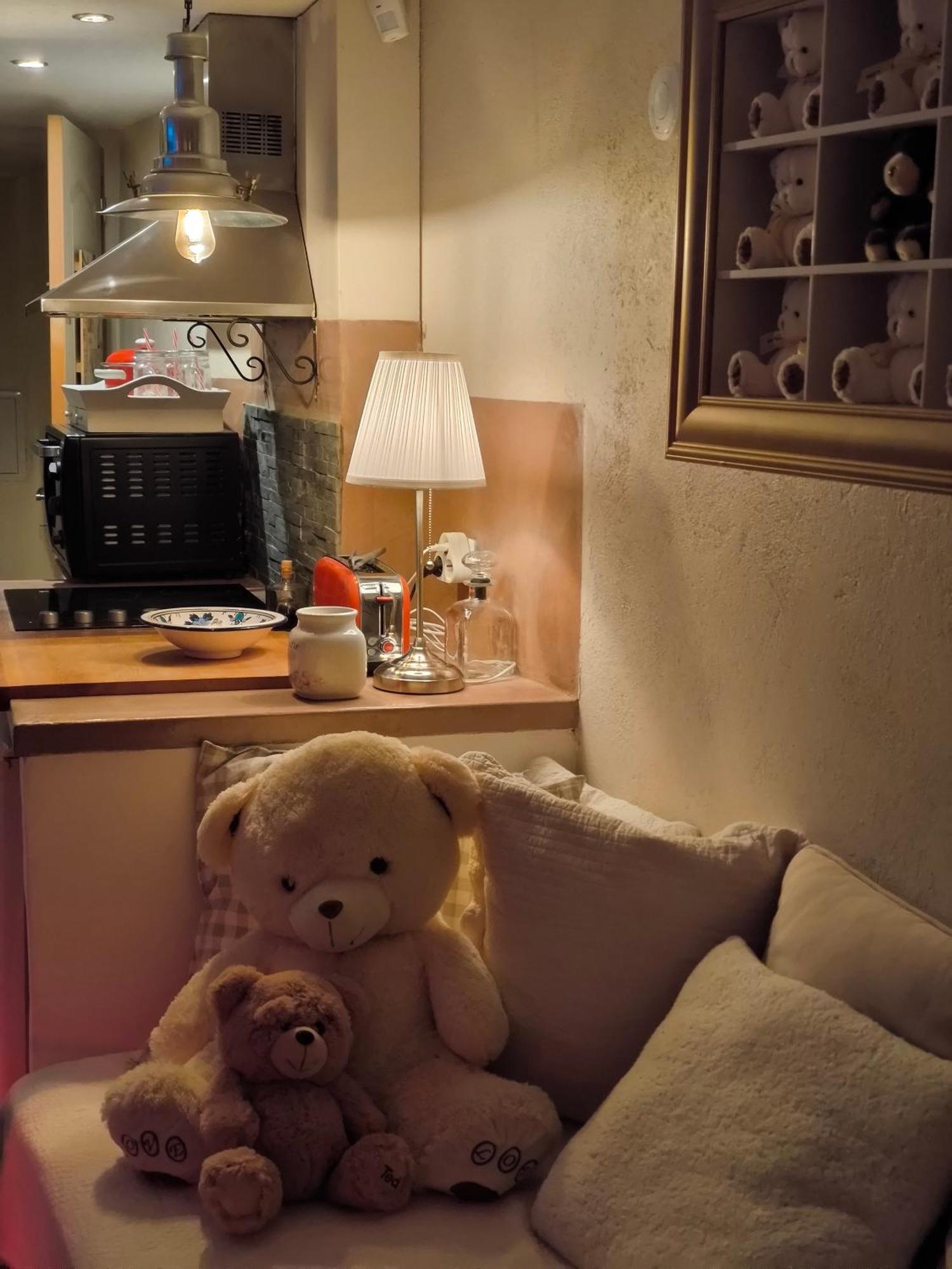 Love-Room Discret 40 M2 Bormes Les Mimosas Village Avec Terrasse 외부 사진