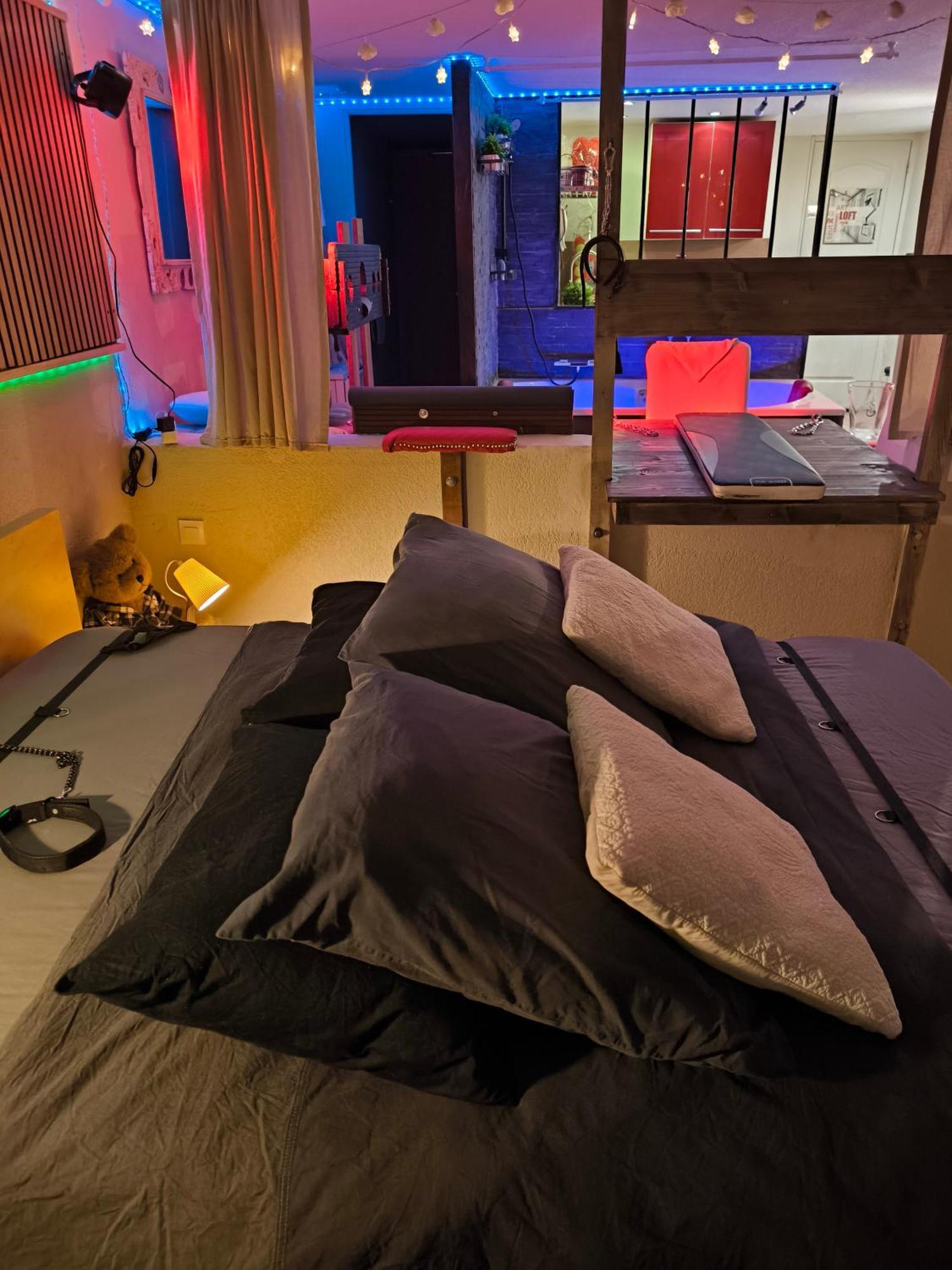 Love-Room Discret 40 M2 Bormes Les Mimosas Village Avec Terrasse 외부 사진