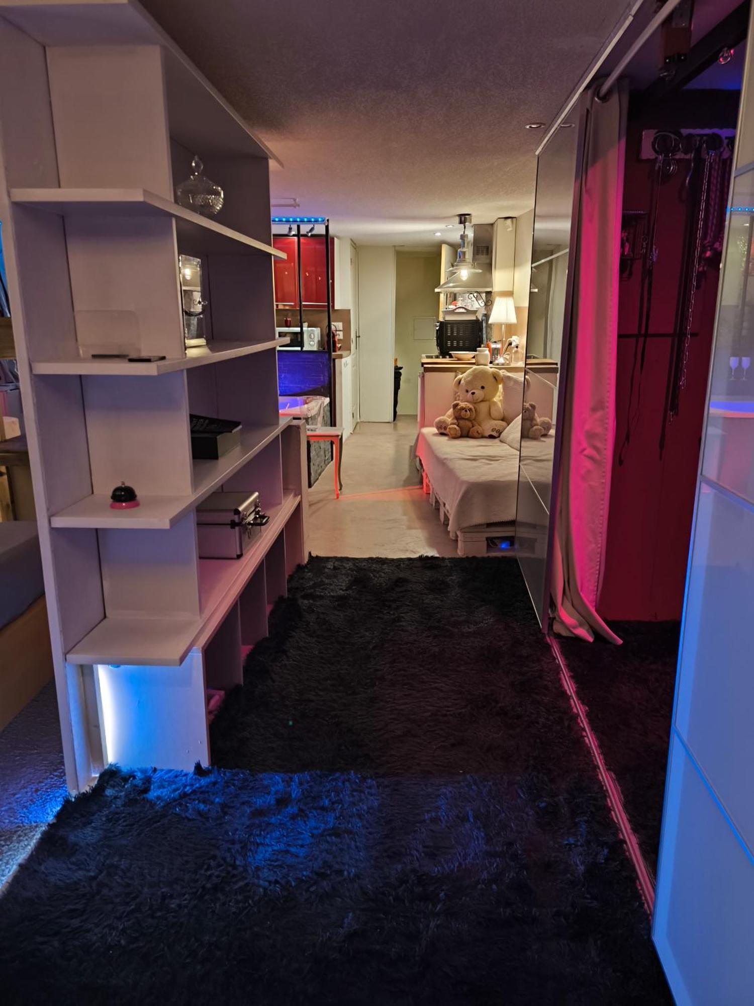 Love-Room Discret 40 M2 Bormes Les Mimosas Village Avec Terrasse 외부 사진