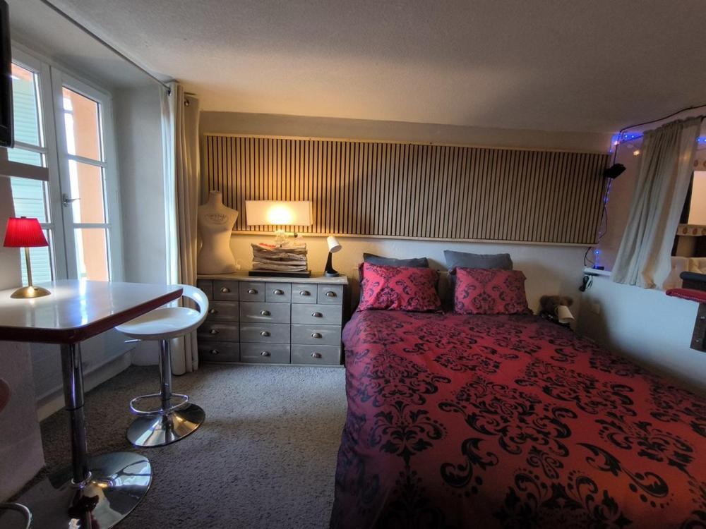 Love-Room Discret 40 M2 Bormes Les Mimosas Village Avec Terrasse 외부 사진