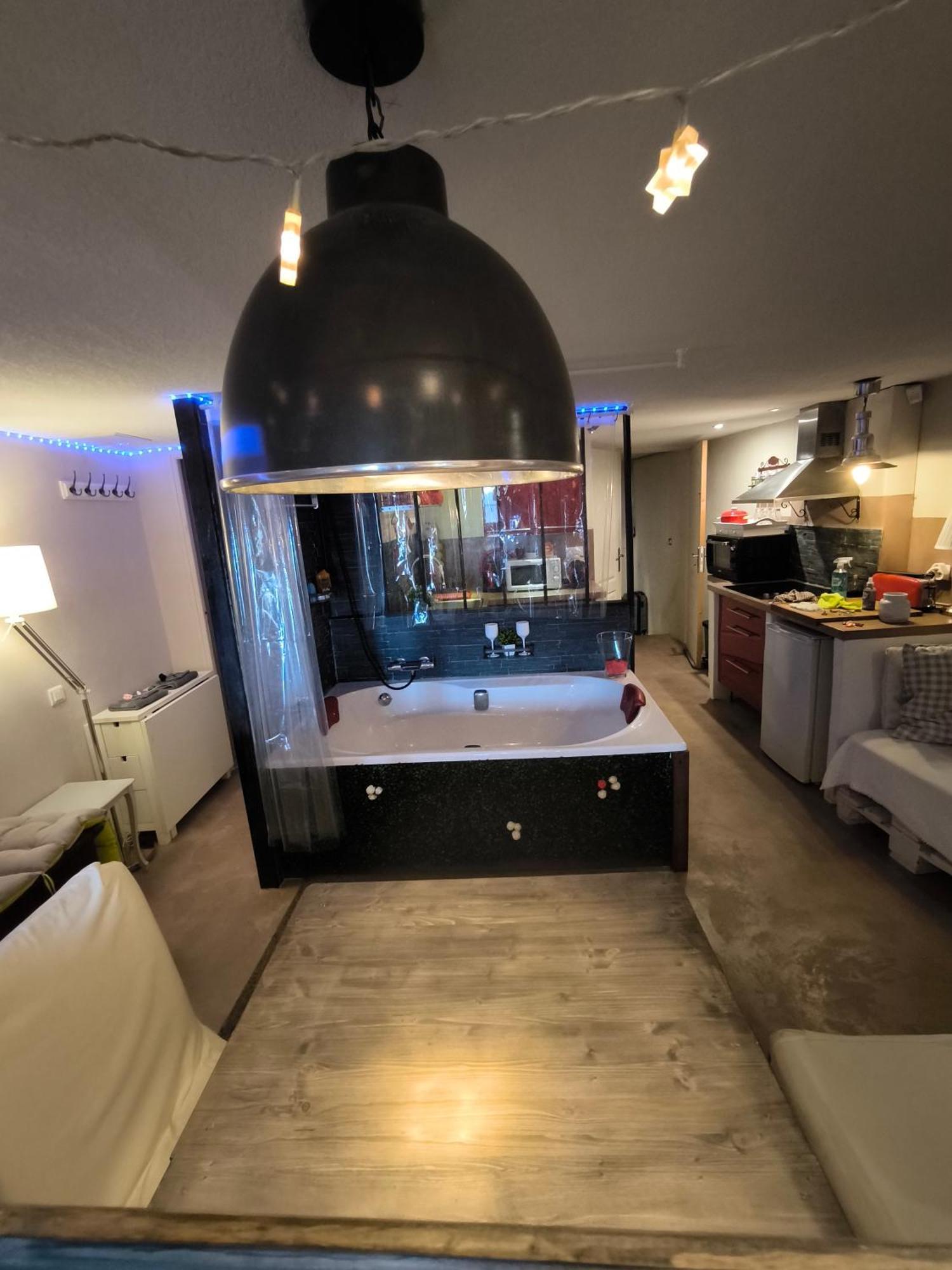 Love-Room Discret 40 M2 Bormes Les Mimosas Village Avec Terrasse 외부 사진