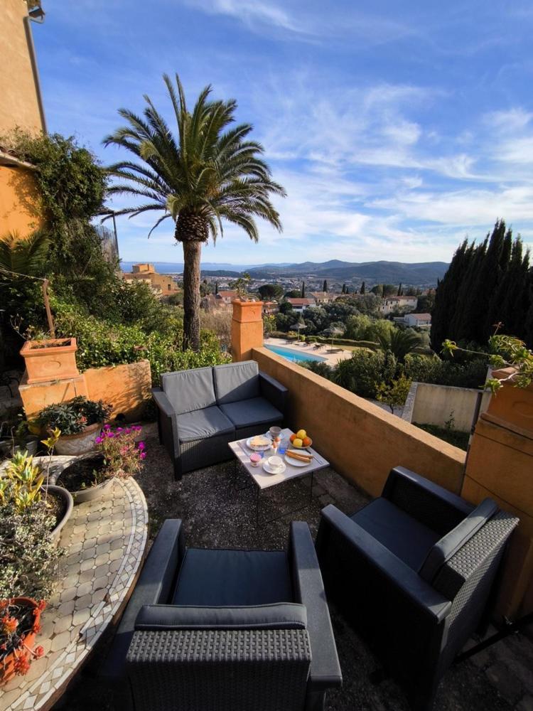 Love-Room Discret 40 M2 Bormes Les Mimosas Village Avec Terrasse 외부 사진