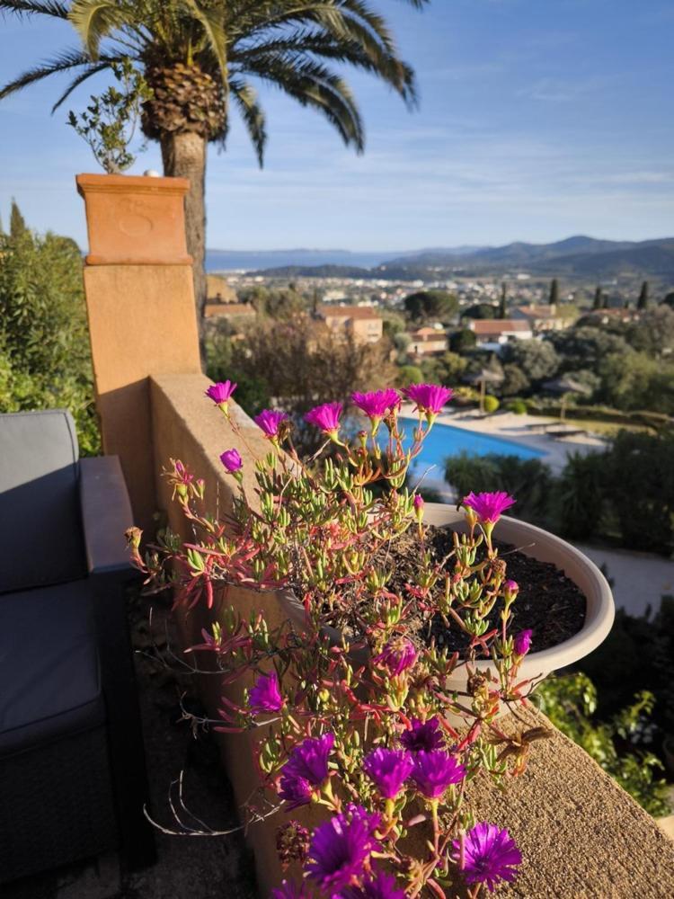 Love-Room Discret 40 M2 Bormes Les Mimosas Village Avec Terrasse 외부 사진