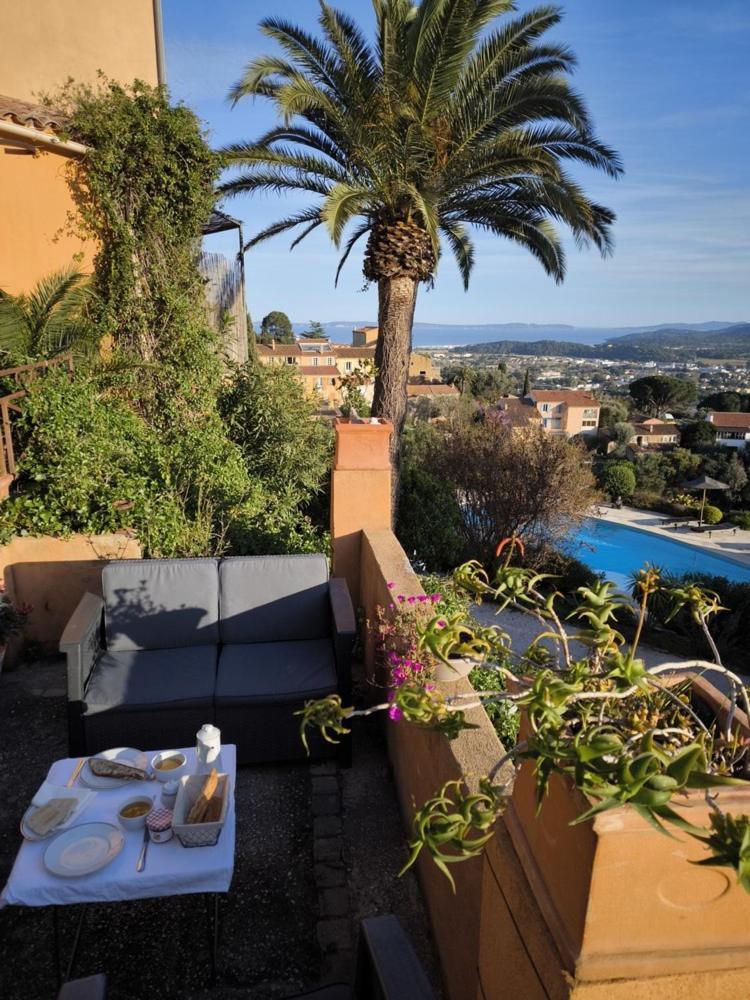 Love-Room Discret 40 M2 Bormes Les Mimosas Village Avec Terrasse 외부 사진